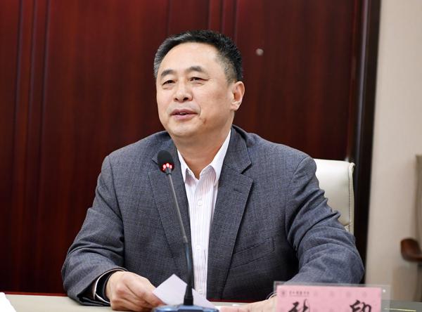 我校党委副书记张印汇报工作___.jpg